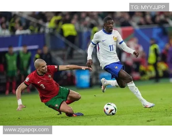 博纳佐利:足球场上的闪耀新星,未来巨星的崛起与挑战 博纳佐利:足球场上的闪耀新星,未来巨星的崛起与挑战